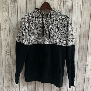 21 Men black/animal print hoodie size small